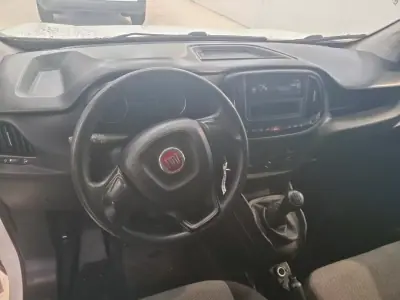 Fiat DOBLO CARGO 1.3 M-JET EASY 3 Lugares 2021 - 10990 EUR, 99701 km - AUTO.MOTO.pt - 99701km - foto 13 de 20