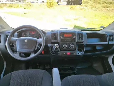 Peugeot 2020 - 18990 EUR, 170000 km - AUTO.MOTO.pt - 170000km - foto 8 de 14