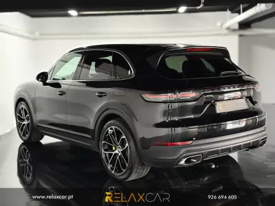 Porsche Cayenne 2018 - 53990 EUR, 150300 km - AUTO.MOTO.pt - 150300km - foto 22 de 28