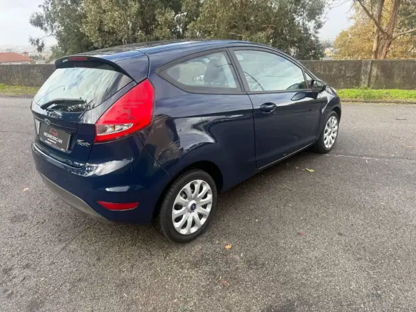 Ford Fiesta 2009 - 4950 EUR, 171000 km - AUTO.MOTO.pt - 171000km - foto 5 de 24