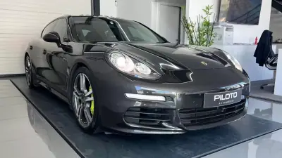 Porsche Panamera 2014 - 45990 EUR, 157000 km - AUTO.MOTO.pt - 157000km - foto 4 de 37