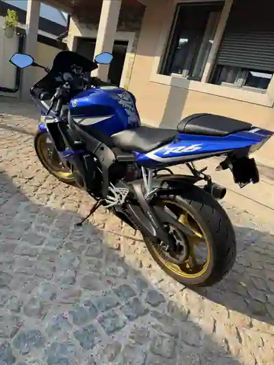 Yamaha YZF R6 2025 - 5500 EUR, 38000 km - AUTO.MOTO.pt - 38000km - foto 2 de 6