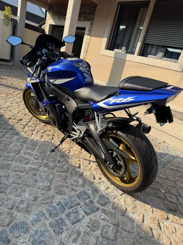 Yamaha YZF R6 2025 - 5500 EUR, 38000 km - AUTO.MOTO.pt - 38000km - foto 2 de 6