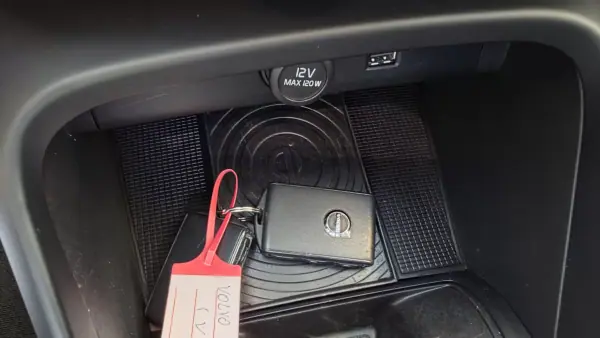 Volvo XC 40 2018 - 21900 EUR, 36539 km - AUTO.MOTO.pt - 36539km - foto 44 de 52