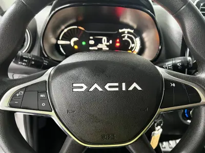 Dacia Spring 2023 - 11900 EUR, 66143 km - AUTO.MOTO.pt - 66143km - foto 18 de 21