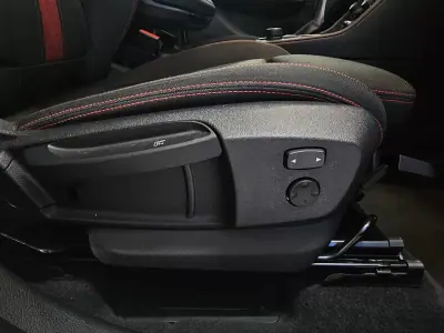 BMW 218 Active Tourer 2015 - 18300 EUR, 105000 km - AUTO.MOTO.pt - 105000km - foto 23 de 39