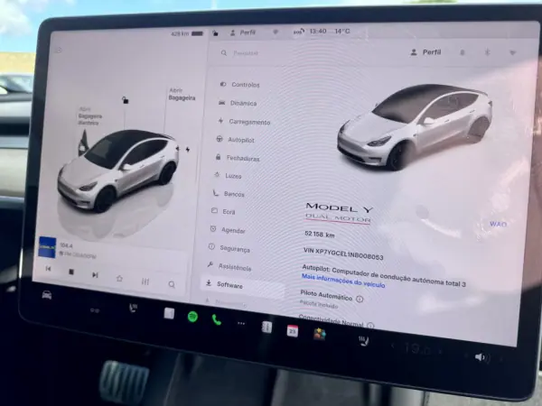 Tesla Model Y 2022 - 39990 EUR, 59000 km - AUTO.MOTO.pt - 59000km - foto 8 de 21