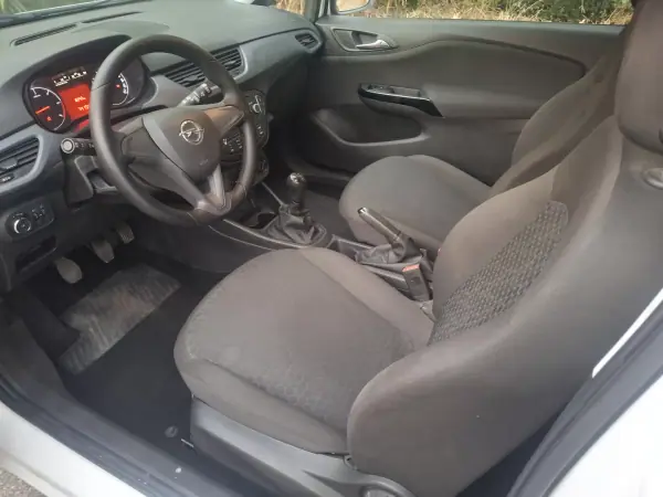 Opel Corsa 1.3 CDTI Van 2019 - 12900 EUR, 74155 km - AUTO.MOTO.pt - 74155km - foto 8 de 20