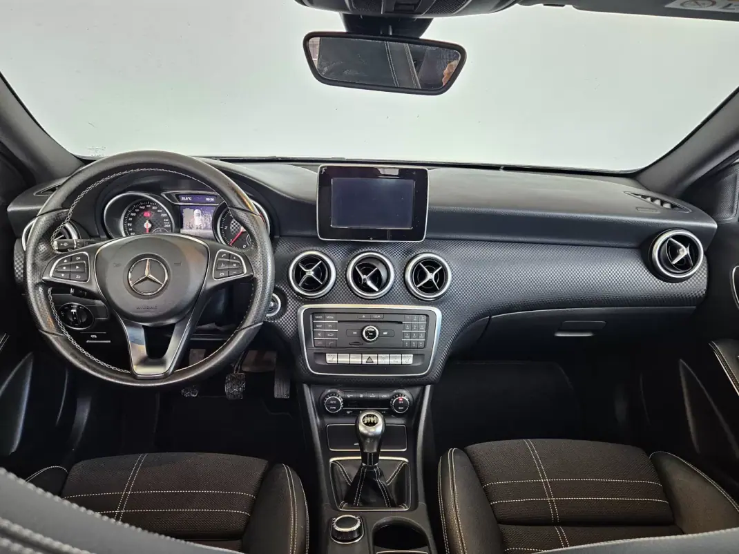 Mercedes-Benz A 180 2017 - 16250 EUR, 160000 km - 160000km - foto 9 de 9