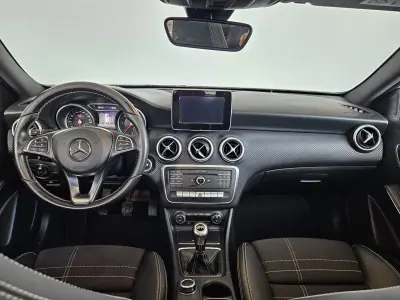Mercedes-Benz A 180 2017 - 16250 EUR, 160000 km - AUTO.MOTO.pt - 160000km - foto 9 de 9