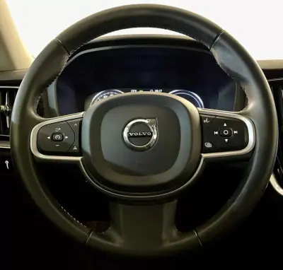 Volvo V60 2020 - 28350 EUR, 62000 km - AUTO.MOTO.pt - 62000km - foto 13 de 30