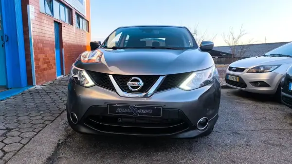 Nissan Qashqai 2015 - 13500 EUR, 165000 km - AUTO.MOTO.pt - 165000km - foto 8 de 16