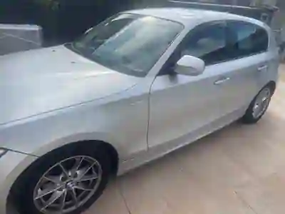 BMW 120 2010 - 10500 EUR, 256000 km - AUTO.MOTO.pt - 256000km - foto 3 de 12