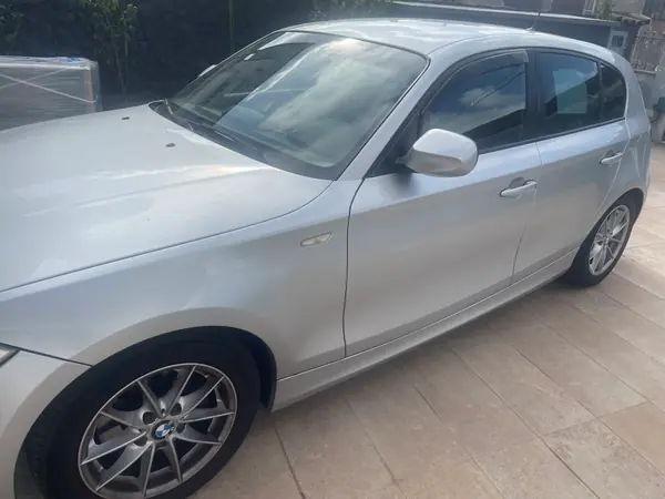 BMW 120 2010 - 10500 EUR, 256000 km - AUTO.MOTO.pt - 256000km - foto 3 de 12