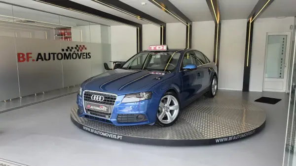 Audi A4 2009 - 9900 EUR, 305847 km - AUTO.MOTO.pt - 305847km - foto 13 de 57