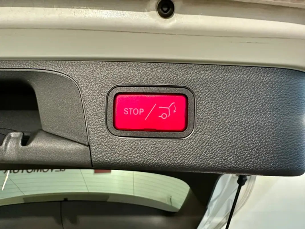 Mercedes-Benz GLC 220 2019 - 36450 EUR, 179000 km - AUTO.MOTO.pt - 179000km - foto 34 de 36