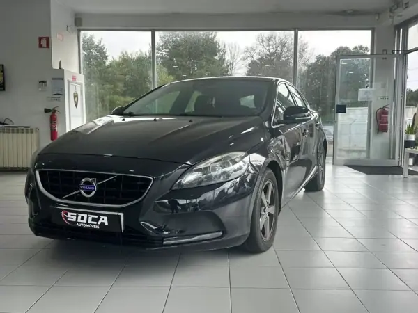 Volvo V40 Cross Country 2013 Diesel — 292 850 km Volvo V40 Cross Country 2013 Diesel