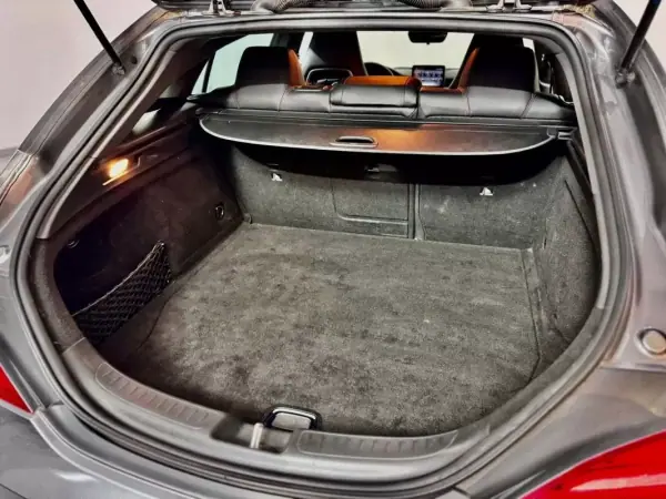 Mercedes-Benz CLA 180 2018 - 19950 EUR, 138000 km - AUTO.MOTO.pt - 138000km - foto 58 de 60