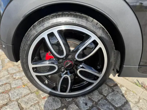 MINI John Cooper Works 2018 - 27900 EUR, 51250 km - AUTO.MOTO.pt - 51250km - foto 27 de 28