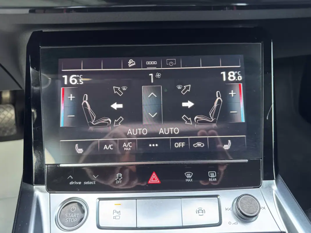 Audi e-tron Sportback 2020 - 28900 EUR, 102000 km - AUTO.MOTO.pt - 102000km - foto 12 de 54