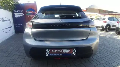 Peugeot 208 2022 - 13565 EUR, 63583 km - AUTO.MOTO.pt - 63583km - foto 32 de 37