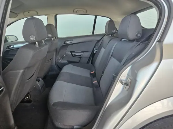 Opel Astra 2007 - 5750 EUR, 175000 km - AUTO.MOTO.pt - 175000km - foto 6 de 8