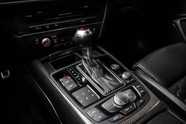 Audi RS6 Avant 2013 - 59900 EUR, 109461 km - AUTO.MOTO.pt - 109461km - foto 19 de 46