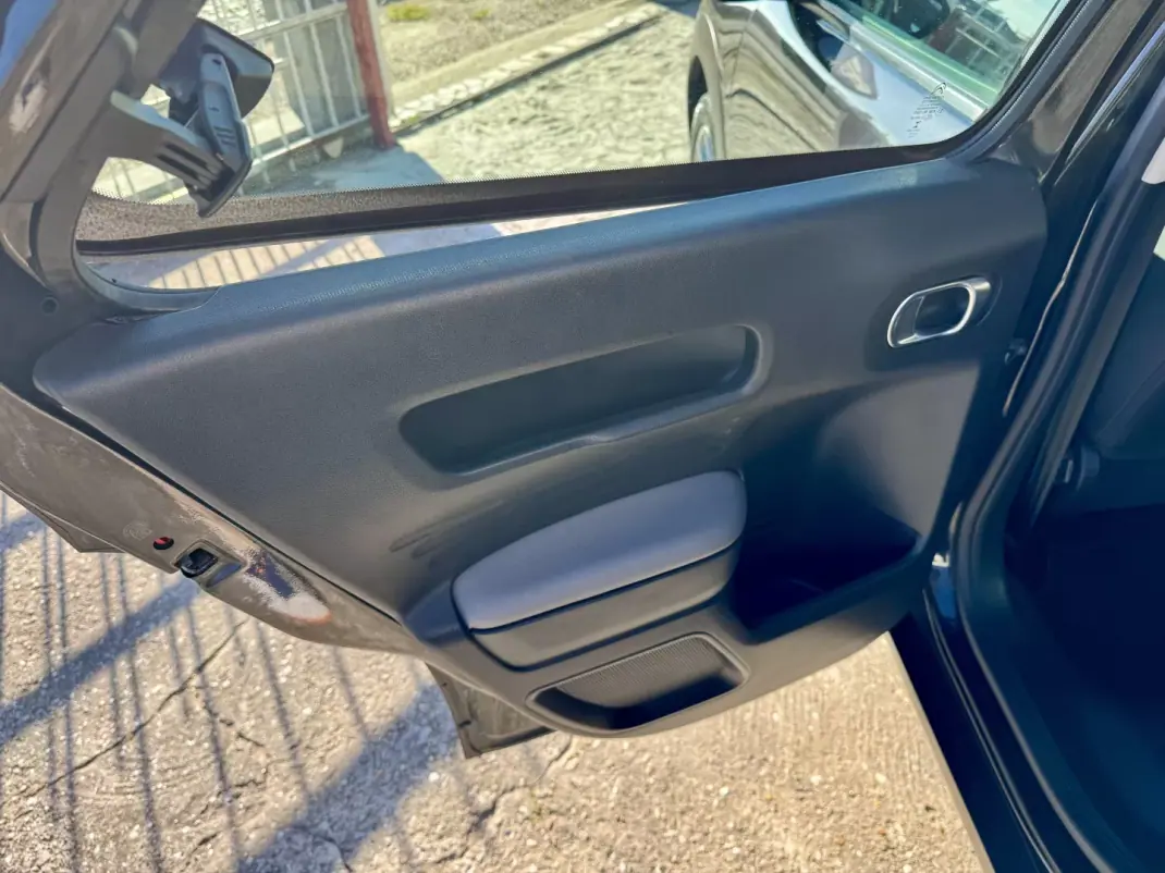 Citroën C4 Cactus 2018 - 13250 EUR, 108963 km - 108963km - foto 24 de 33