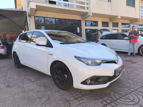 Toyota Auris 2016 - 14900 EUR, 160000 km - AUTO.MOTO.pt - 160000km - foto 5 de 34