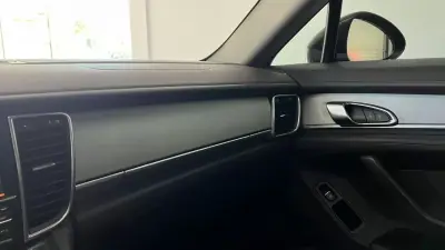 Porsche Panamera 2014 - 45990 EUR, 157000 km - AUTO.MOTO.pt - 157000km - foto 29 de 37