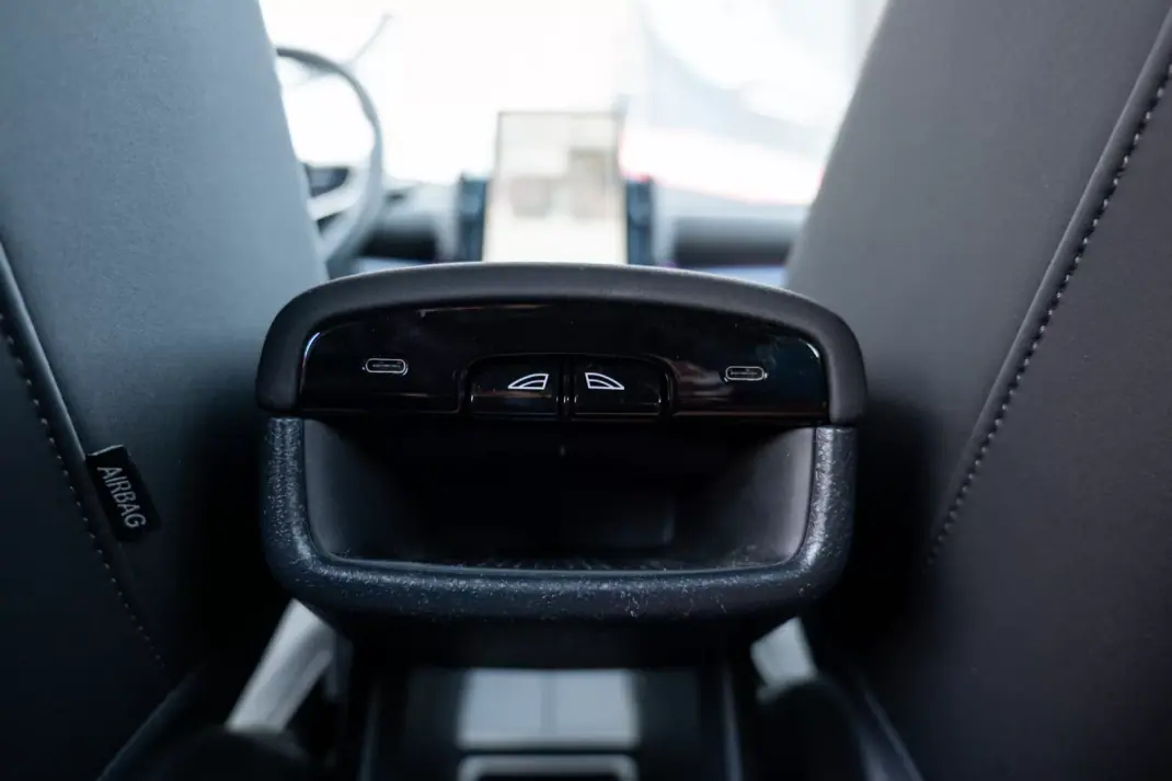 Volvo EX 30 2024 - 31900 EUR, 28000 km - AUTO.MOTO.pt - 28000km - foto 22 de 26