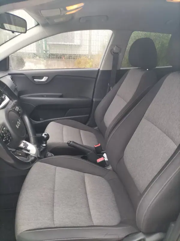 Kia Stonic 2022 - 17450 EUR, 62000 km - AUTO.MOTO.pt - 62000km - foto 10 de 11