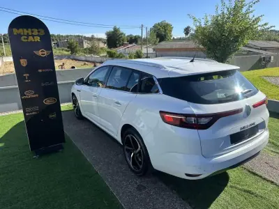 Renault Mégane Sport Tourer 2017 - 9900 EUR, 190000 km - AUTO.MOTO.pt - 190000km - foto 14 de 60