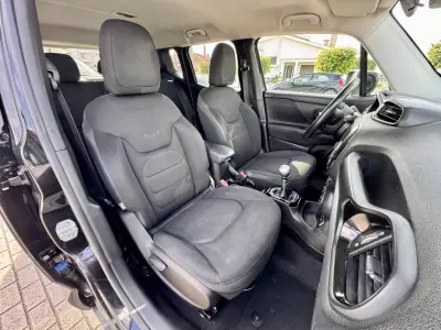 Jeep Renegade 2016 - 15500 EUR, 138000 km - AUTO.MOTO.pt - 138000km - foto 18 de 22