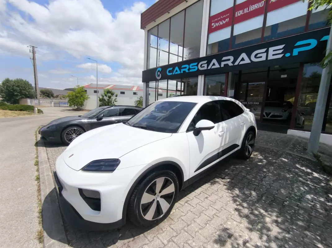 Porsche Macan 2025 - 76875 EUR, 17000 km - AUTO.MOTO.pt - 17000km - foto 1 de 19