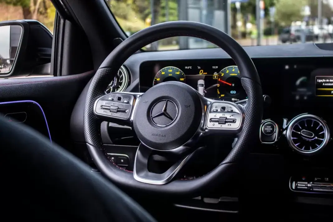 Mercedes-Benz GLA 250 2023 - 38790 EUR, 69317 km - AUTO.MOTO.pt - 69317km - foto 36 de 48