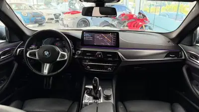 BMW 530e 2022 - 28990 EUR, 181352 km - AUTO.MOTO.pt - 181352km - foto 19 de 33