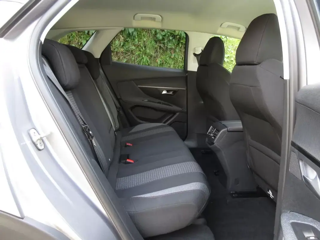 Peugeot 3008 2017 - 17990 EUR, 168000 km - 168000km - foto 26 de 37