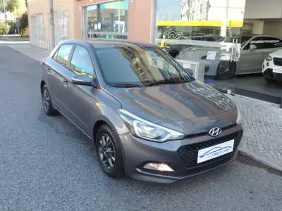 Hyundai i20 2017 - 10950 EUR, 128500 km - AUTO.MOTO.pt - 128500km - foto 2 de 13