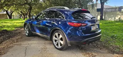 Infiniti QX70 2016 - 26990 EUR, 198900 km - AUTO.MOTO.pt - 198900km - foto 9 de 32