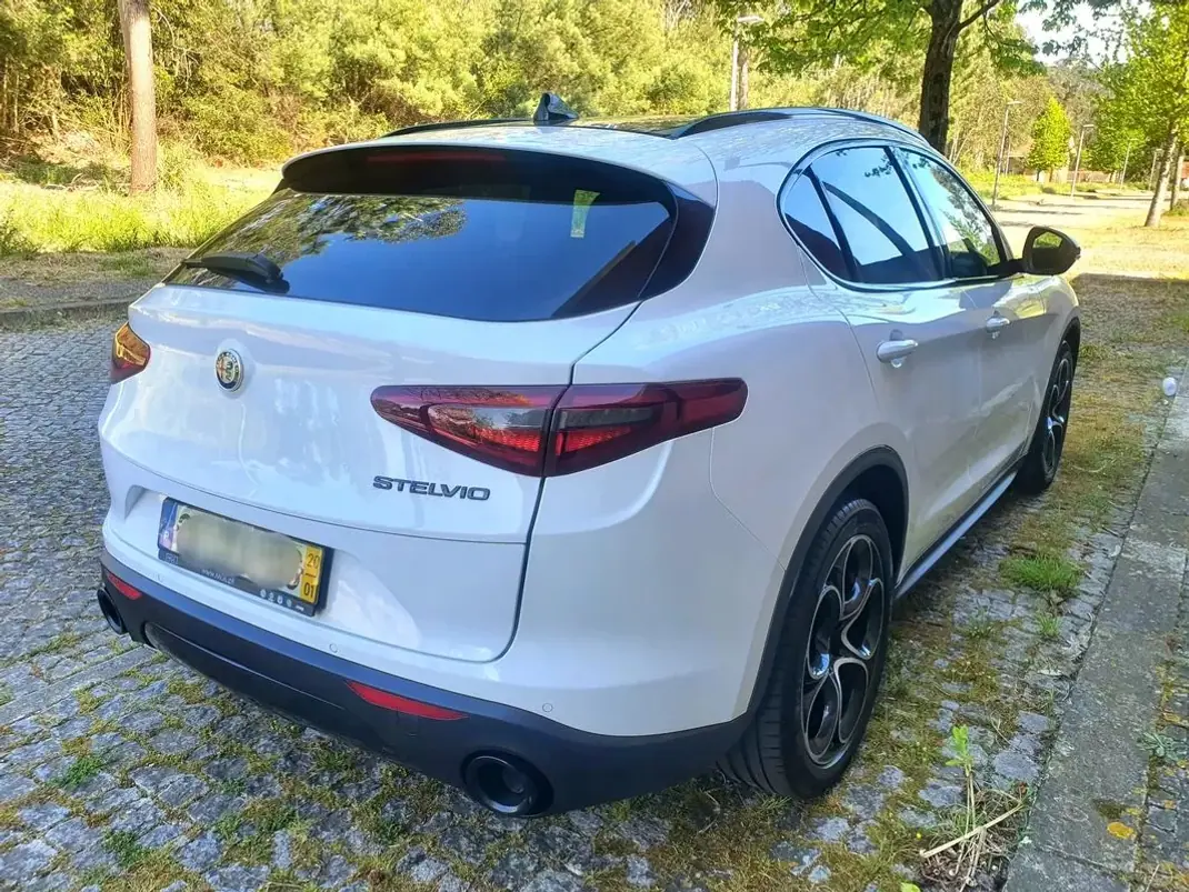 Alfa Romeo Stelvio 2020 - 31500 EUR, 48500 km - AUTO.MOTO.pt - 48500km - foto 25 de 31