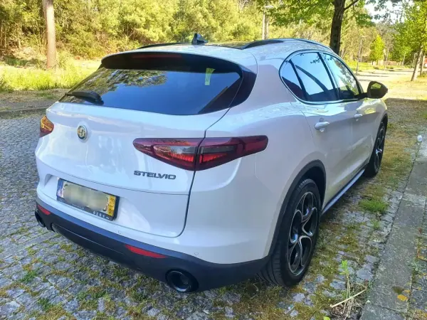 Alfa Romeo Stelvio 2020 - 31500 EUR, 48500 km - AUTO.MOTO.pt - 48500km - foto 25 de 31