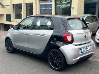 Smart ForFour 2016 - 14500 EUR, 62000 km - AUTO.MOTO.pt - 62000km - foto 2 de 7