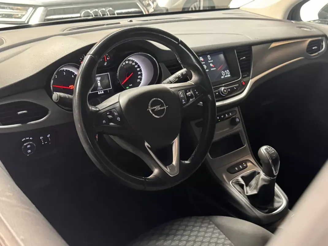 Opel Astra Sports Tourer 2021 - 13990 EUR, 152200 km - AUTO.MOTO.pt - 152200km - foto 15 de 34