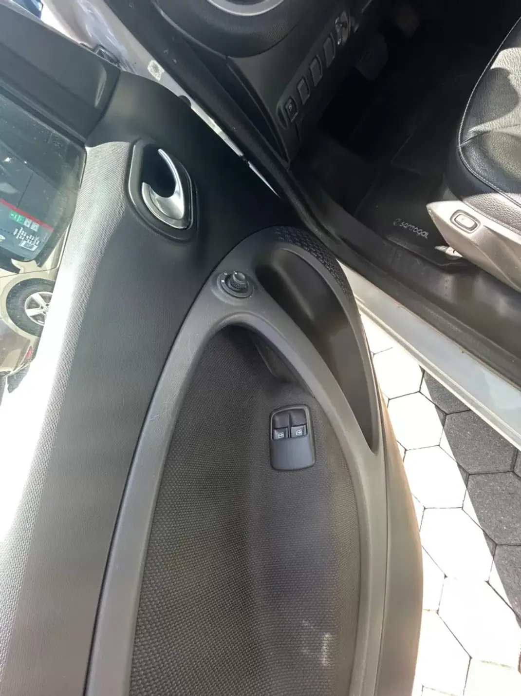 Smart ForFour 2018 - 10950 EUR, 118372 km - AUTO.MOTO.pt - 118372km - foto 8 de 21