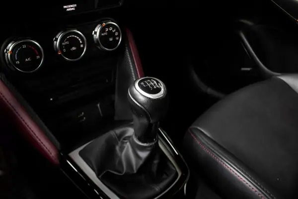 Mazda CX-3 2016 - 12990 EUR, 111568 km - AUTO.MOTO.pt - 111568km - foto 21 de 39