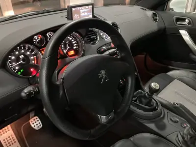 Peugeot RCZ 2015 - 16900 EUR, 79367 km - AUTO.MOTO.pt - 79367km - foto 8 de 18