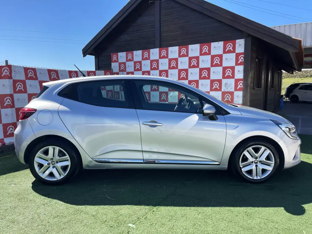 Renault Clio 2021 - 13990 EUR, 136670 km - AUTO.MOTO.pt - 136670km - foto 2 de 20