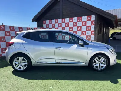Renault Clio 2021 - 13990 EUR, 136670 km - AUTO.MOTO.pt - 136670km - foto 2 de 20