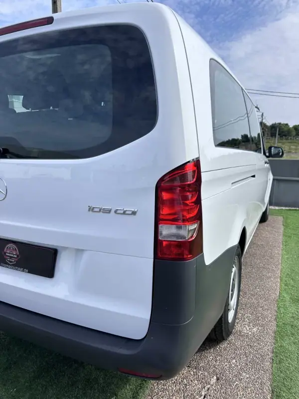 Mercedes-Benz Vito Tourer 2018 - 24900 EUR, 175000 km - AUTO.MOTO.pt - 175000km - foto 15 de 49